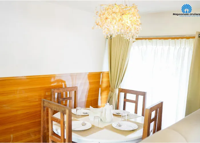 Mayooram Cruises -Luxury Houseboat